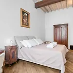 Guesthost - Palazzo Della Pilotta Roomy And Quiet Flat Apartamento *