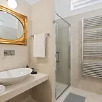 Guesthost - Palazzo Della Pilotta Roomy And Quiet Flat Apartamento