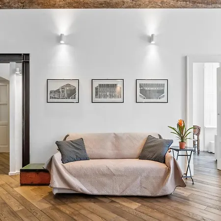 Guesthost - Palazzo Della Pilotta Roomy And Quiet Flat * Parma