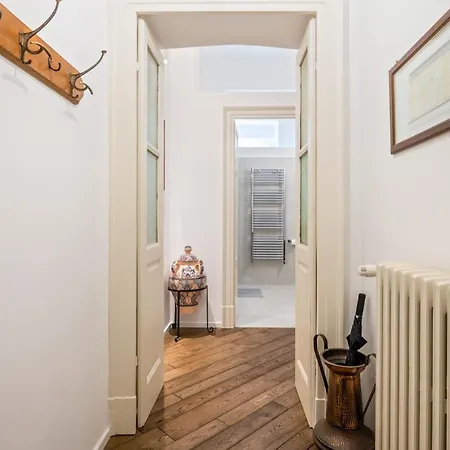 Guesthost - Palazzo Della Pilotta Roomy And Quiet Flat Apartamento