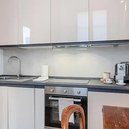 Apartment Guesthost - Palazzo Della Pilotta Roomy And Quiet Flat