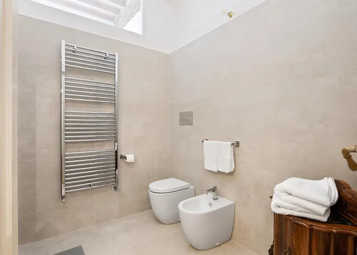 Guesthost - Palazzo Della Pilotta Roomy And Quiet Flat Appartement