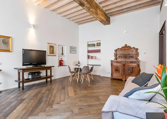 Palazzo Della Pilotta Roomy&quiet Flat