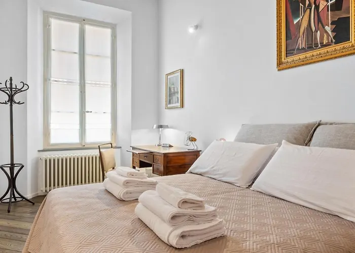 Apartment Guesthost - Palazzo Della Pilotta Roomy And Quiet Flat *